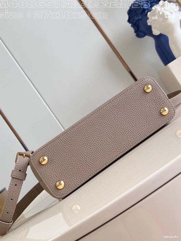 BB-27*18*9CM CAPUCINES VUITTON LOUIS 0201